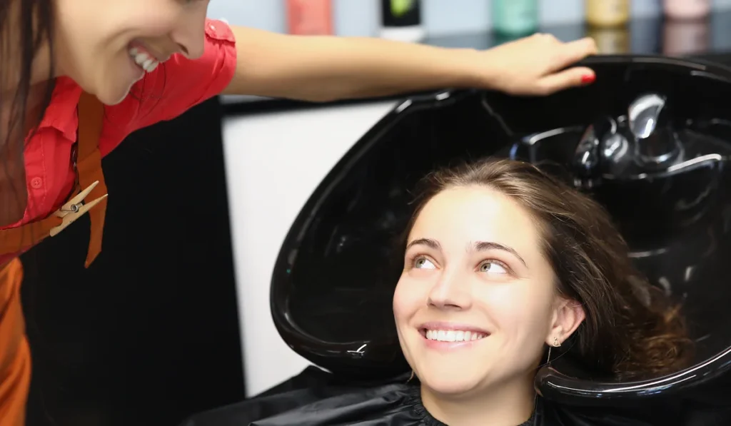 Coloración consciente: tonos que iluminan tu esencia sin dañar tu cabello